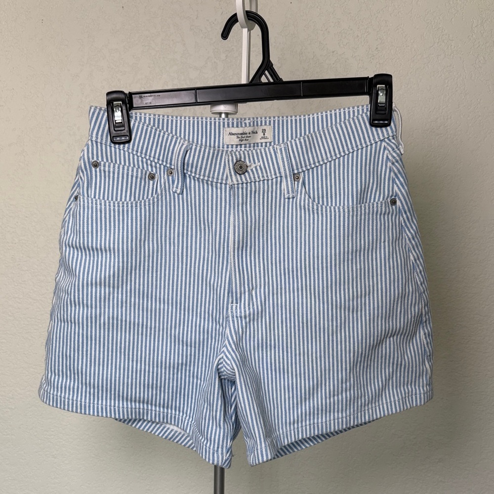Abercrombie & Fitch Light Blue and White Striped Jean Shorts Dad Short High Rise